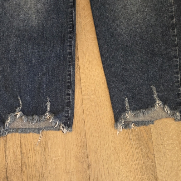 High Rise Womens Jeans Sz 12 Cropped Raw Scalloped Hem Stretch Nine West - Picture 3 of 10